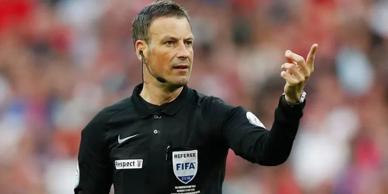 Clattenburg hiện đang làm gì?